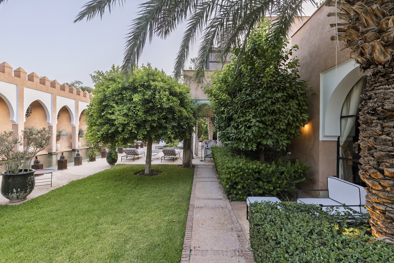 Allée et jardins de la Villa El Moughani